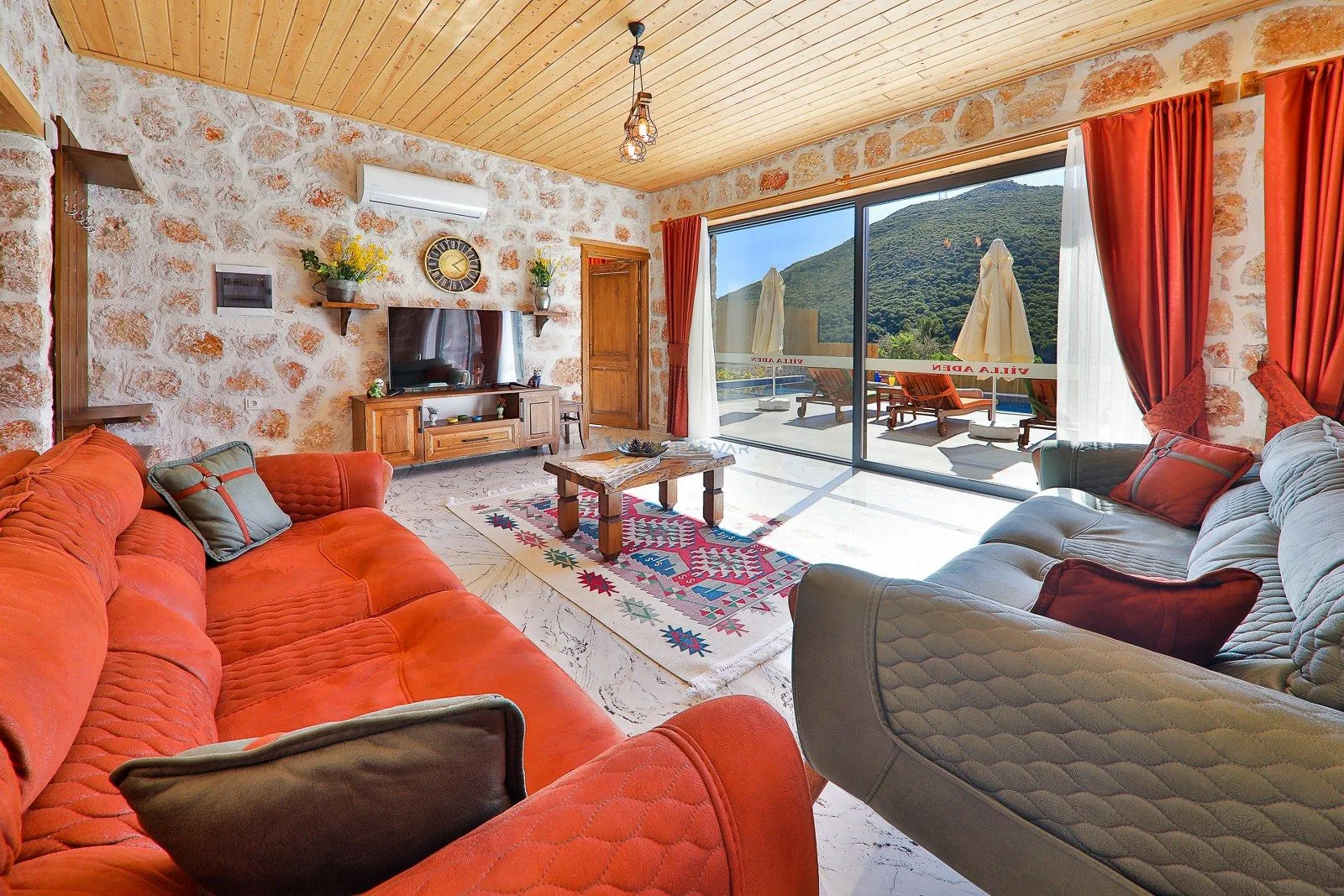 Villa Nidia