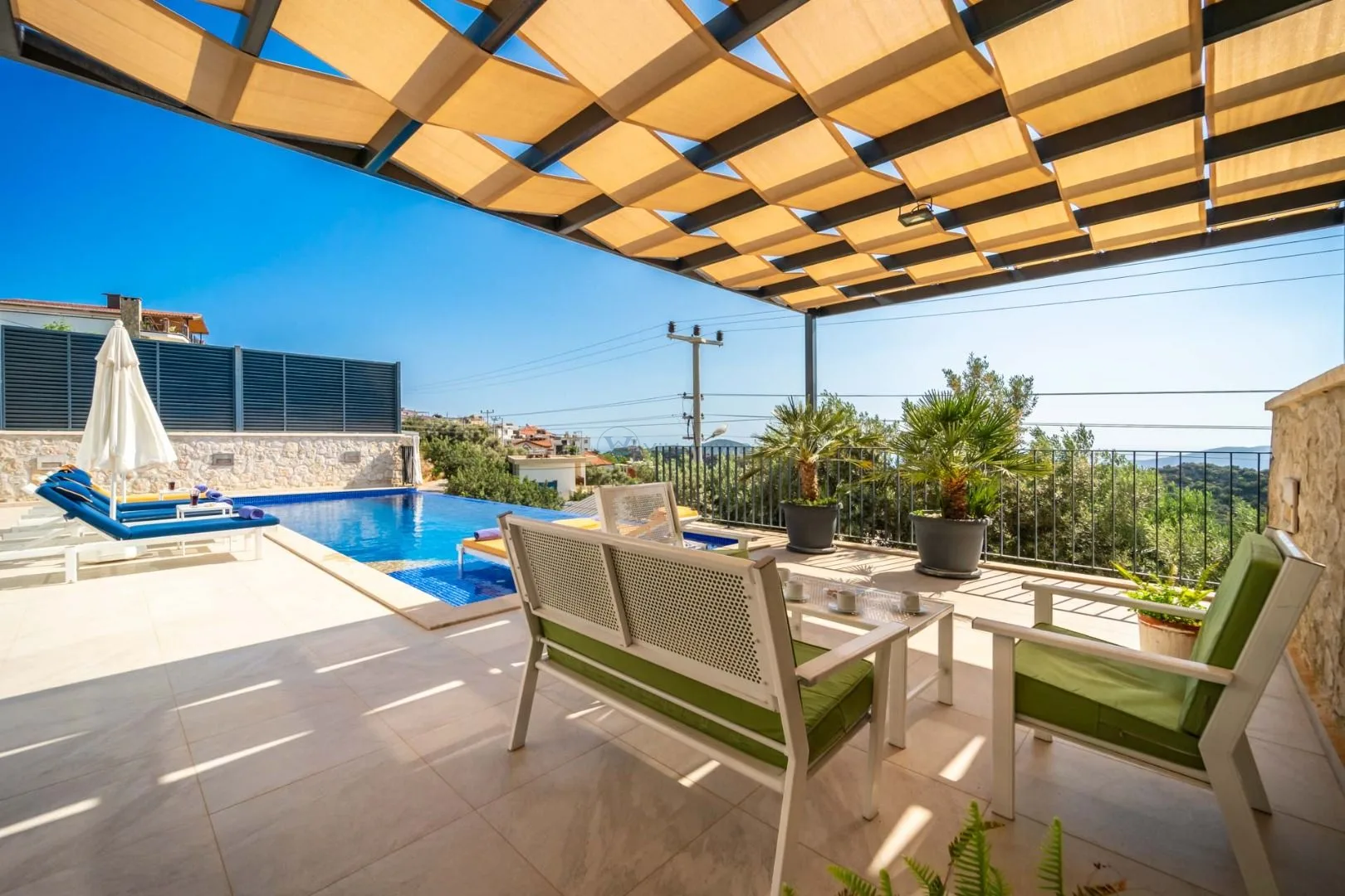 Villa Thera Seis