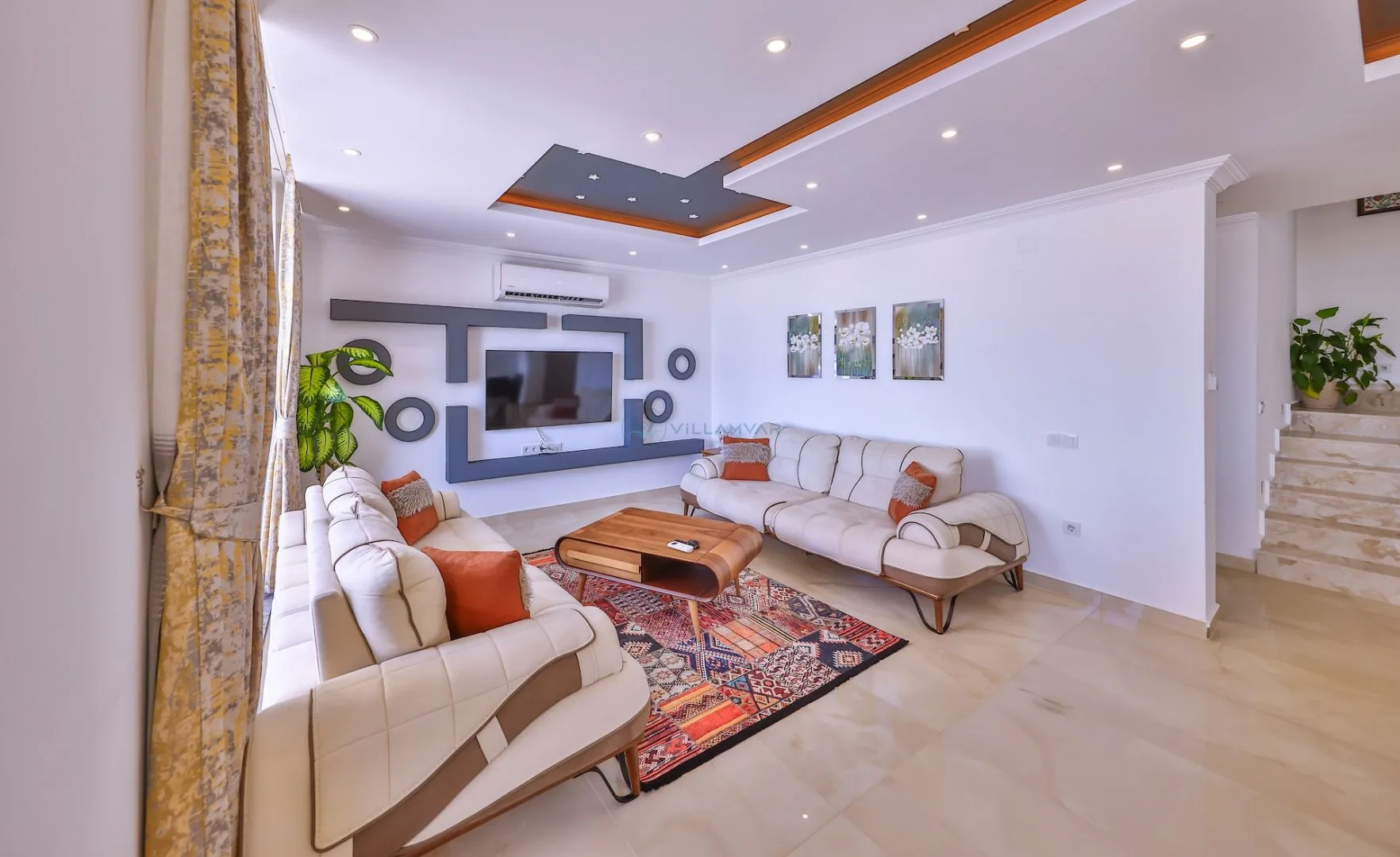 Villa Lalezar