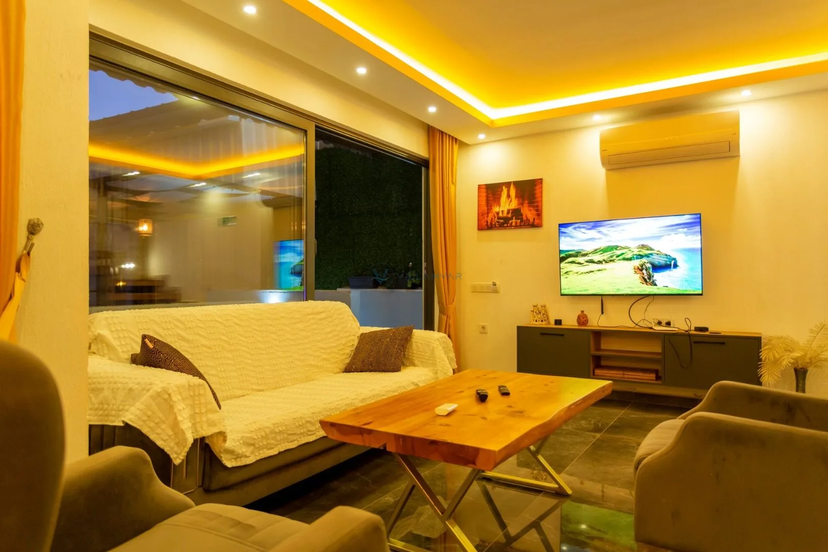 Villa Gold Moon