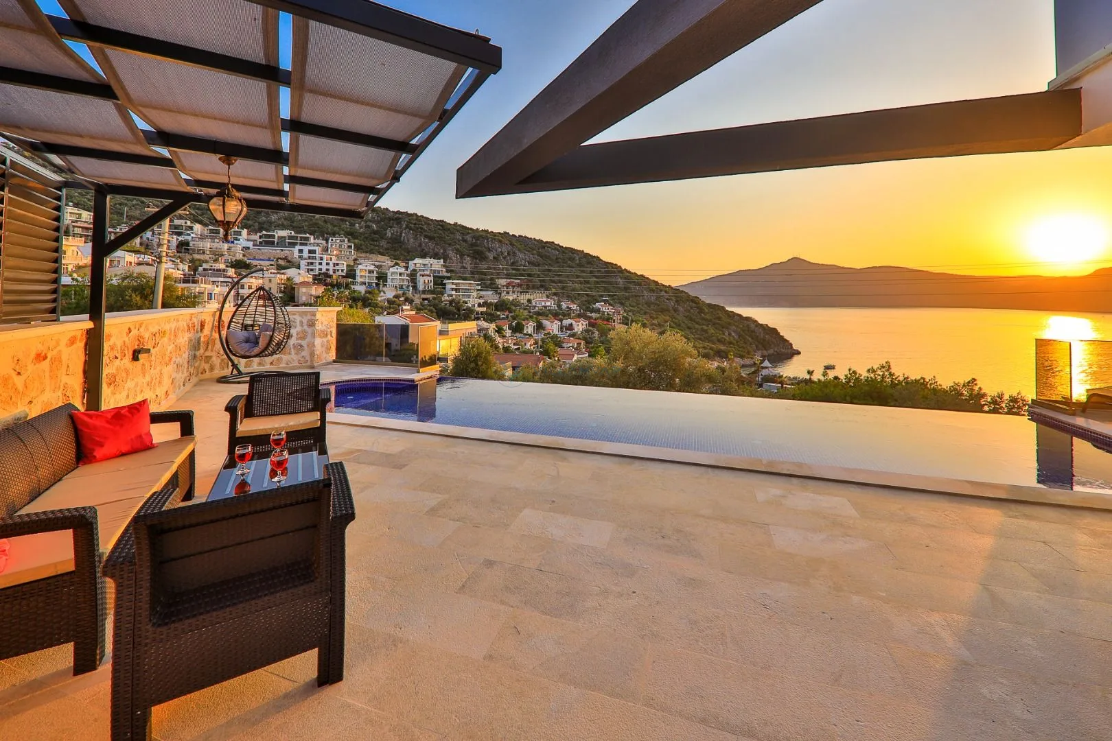 Villa Loca Kışla