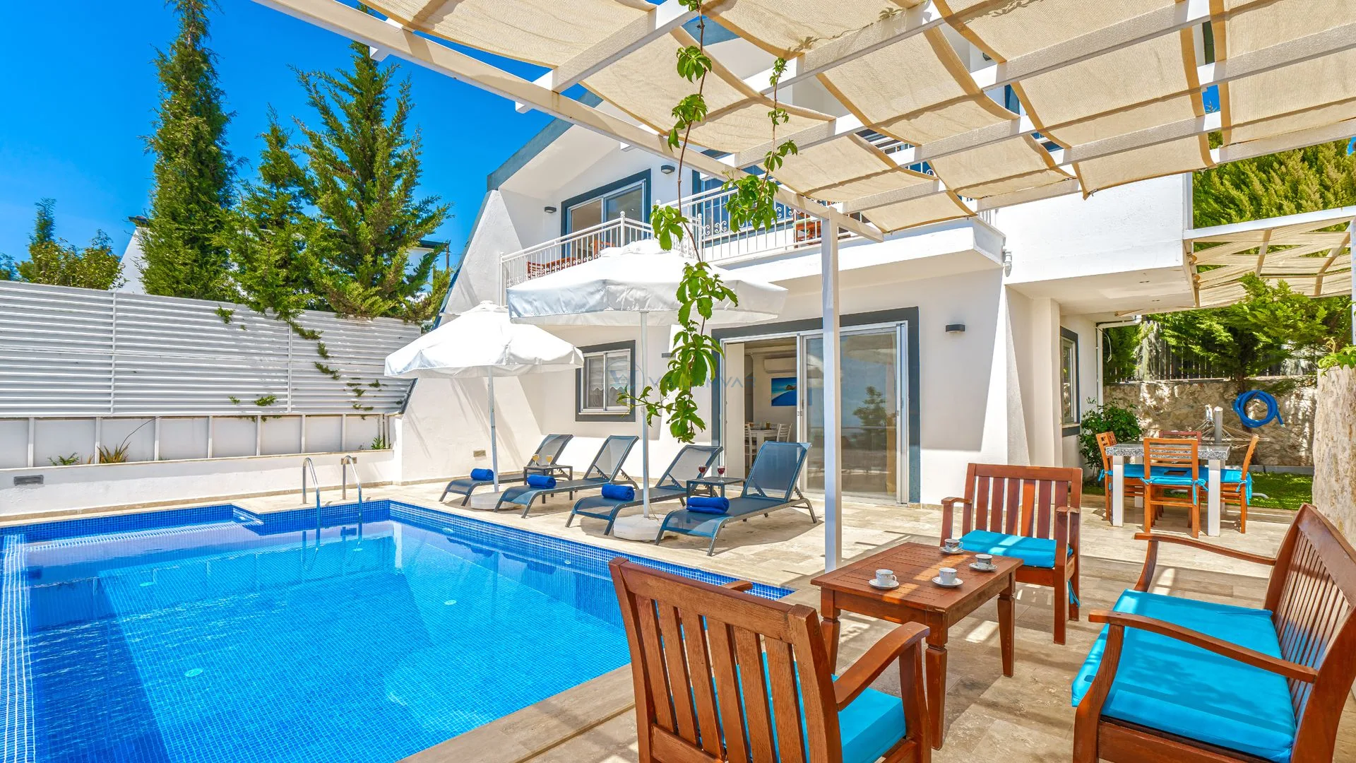 Bbvl Villa Poli