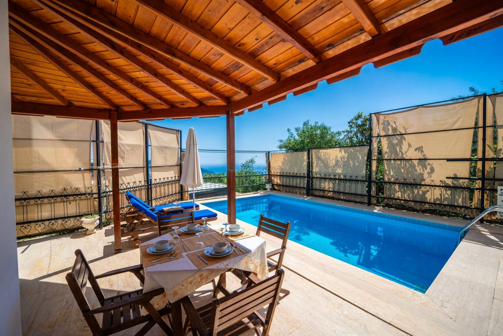 Hemrah Villa Swan