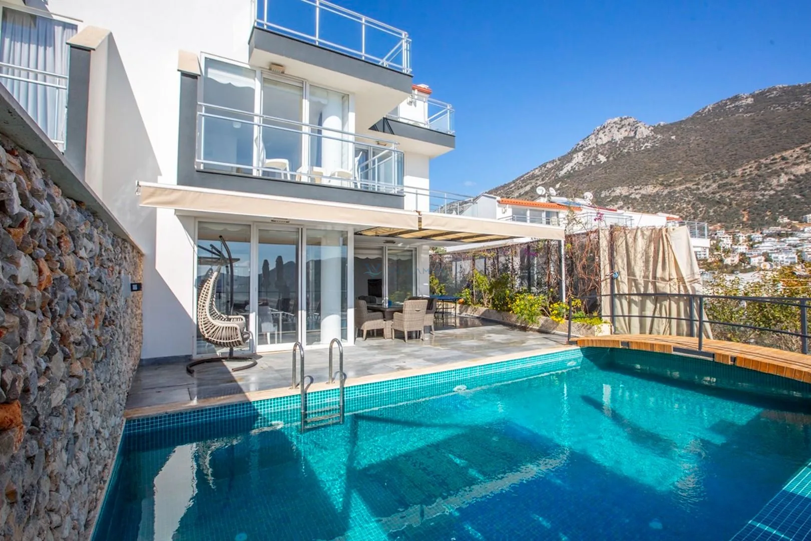 Villa Roannes 1