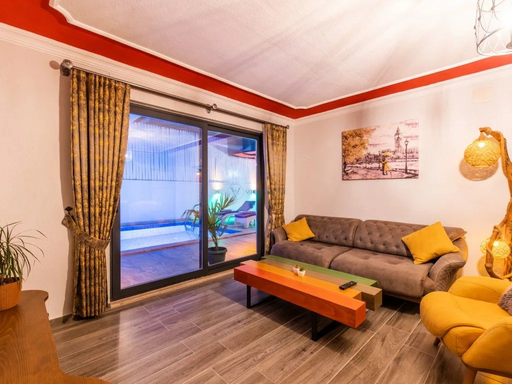 Villa Gece Üzümlü