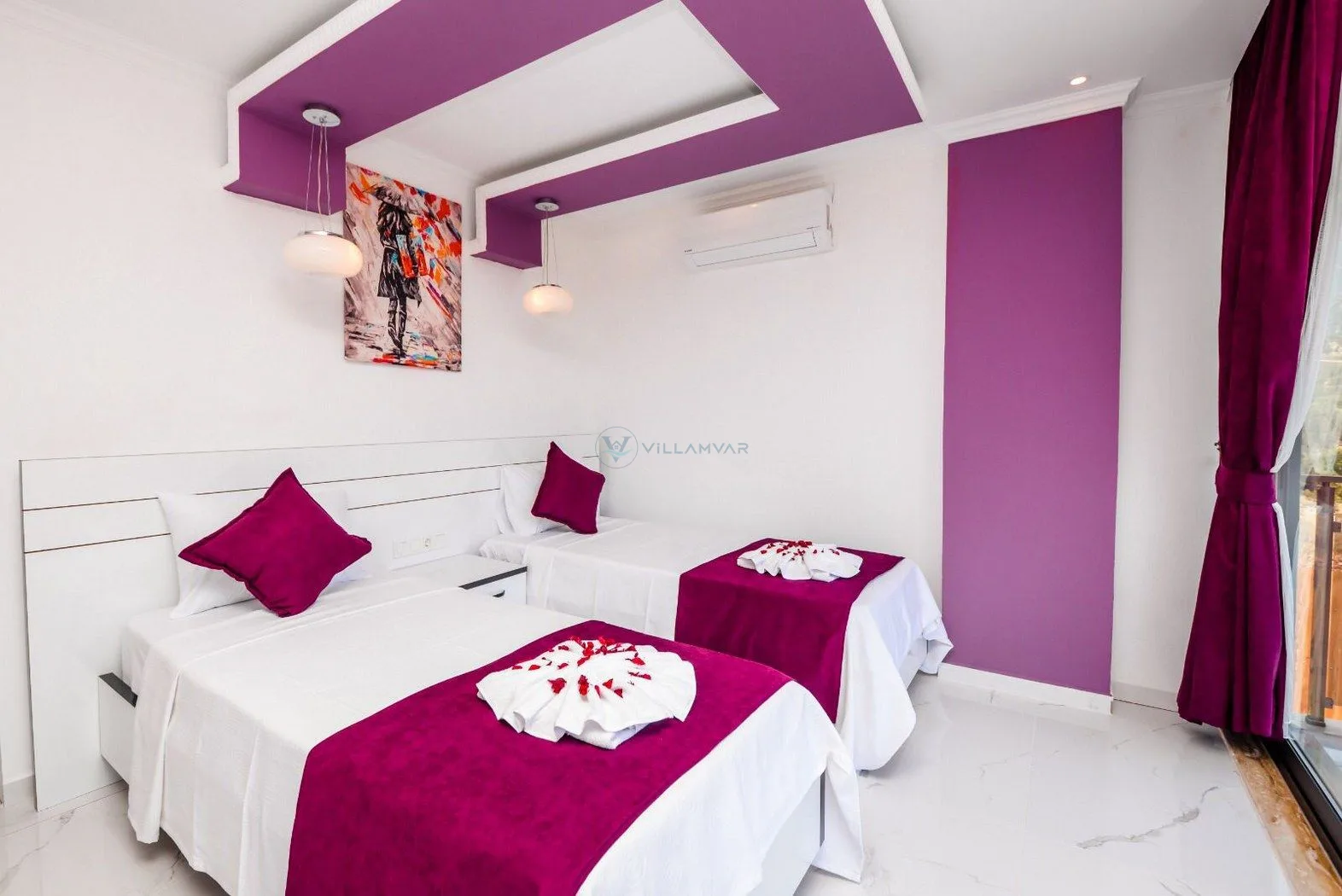 Villa Black Rose
