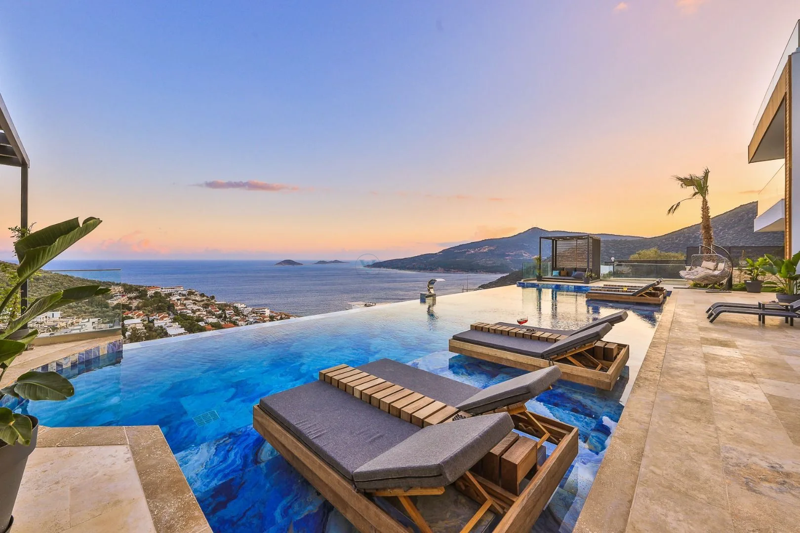 Villa Royal Life