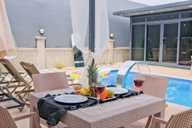 Crystal De-Luxe Villa