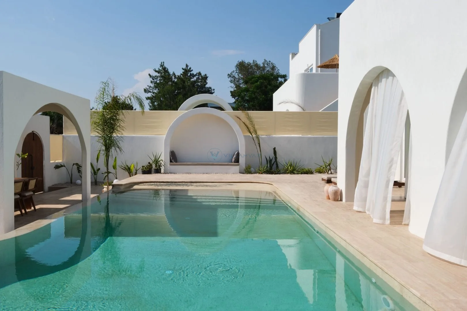 Villa Neonix