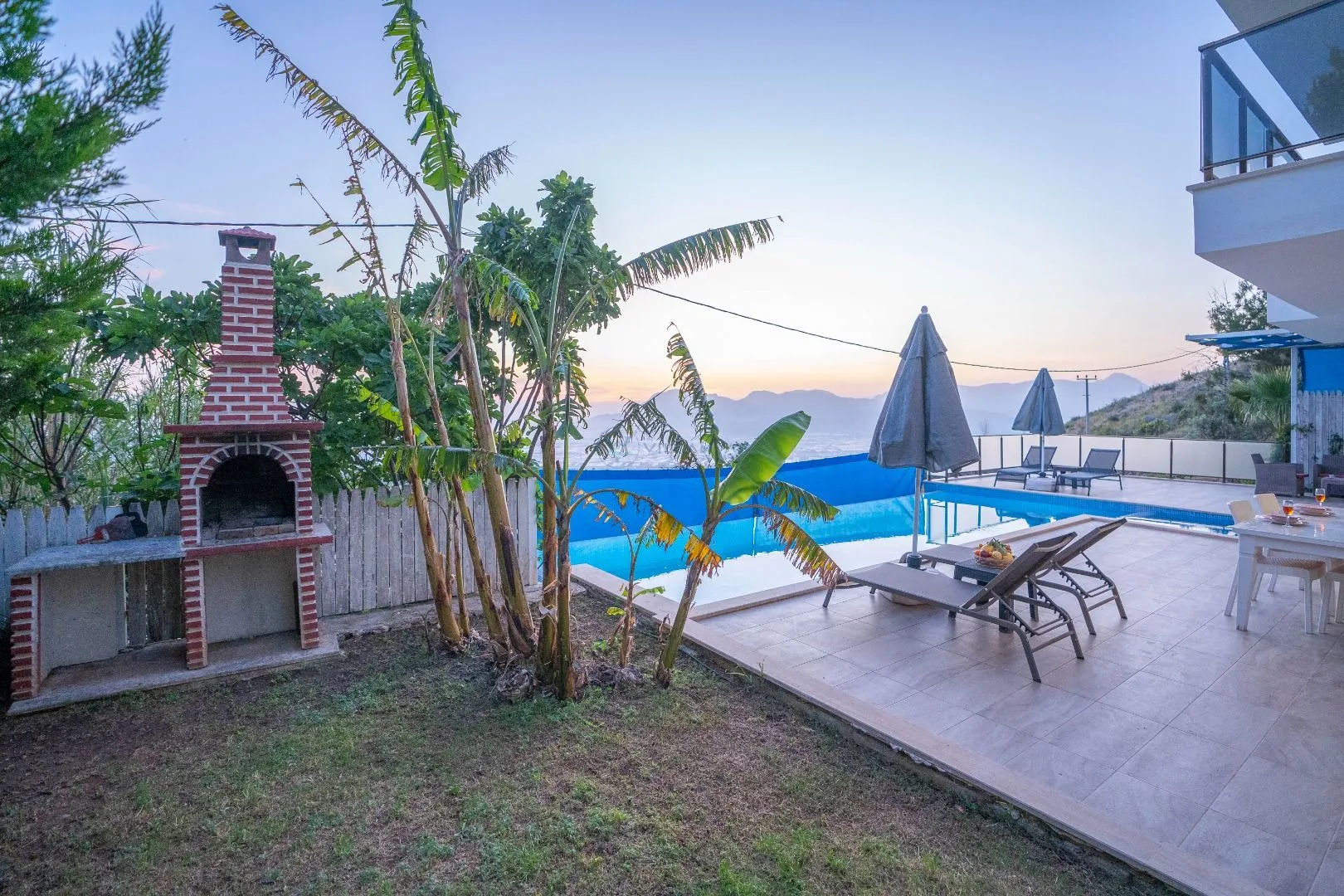 VR Villa Avalon