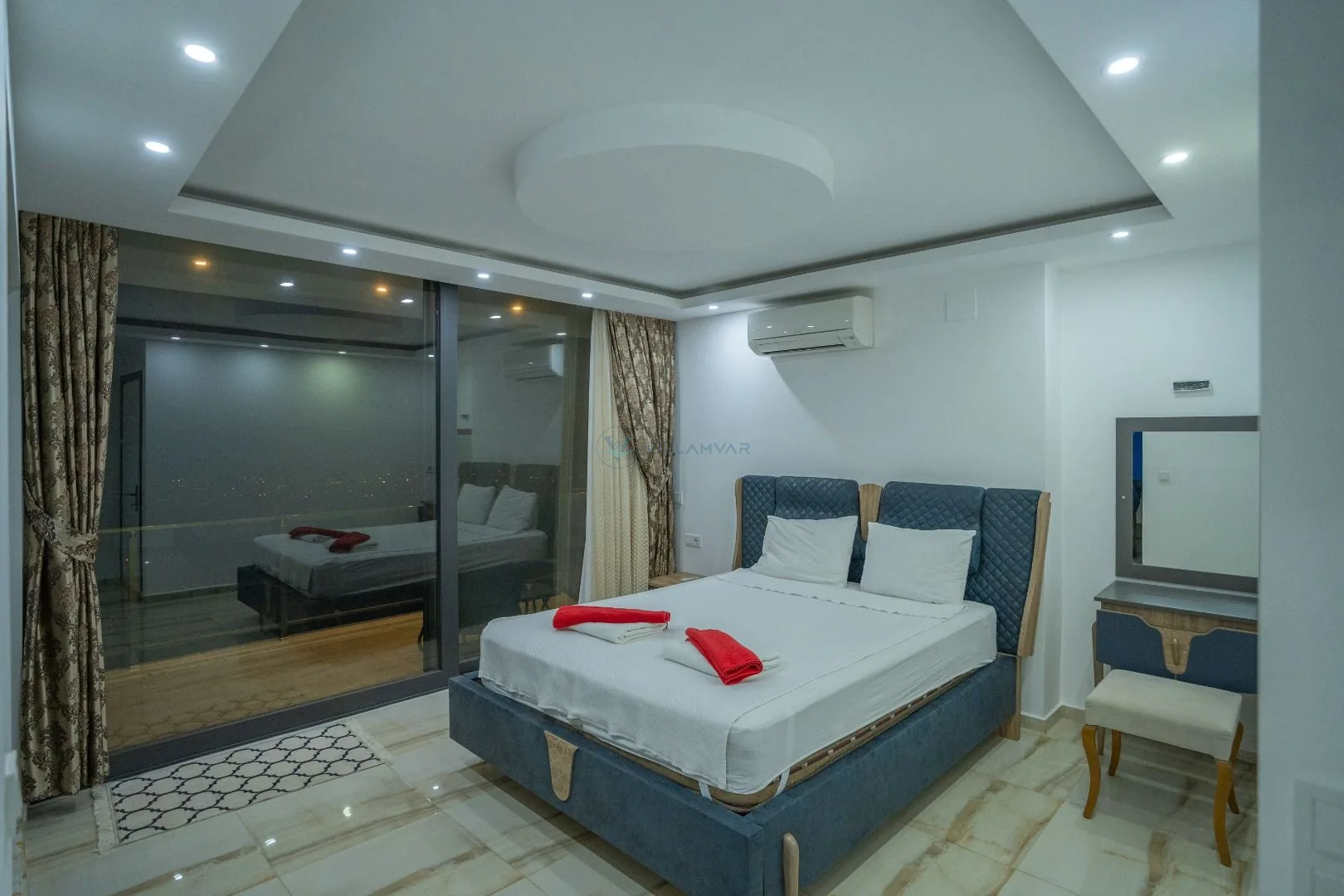 VR Villa Avalon