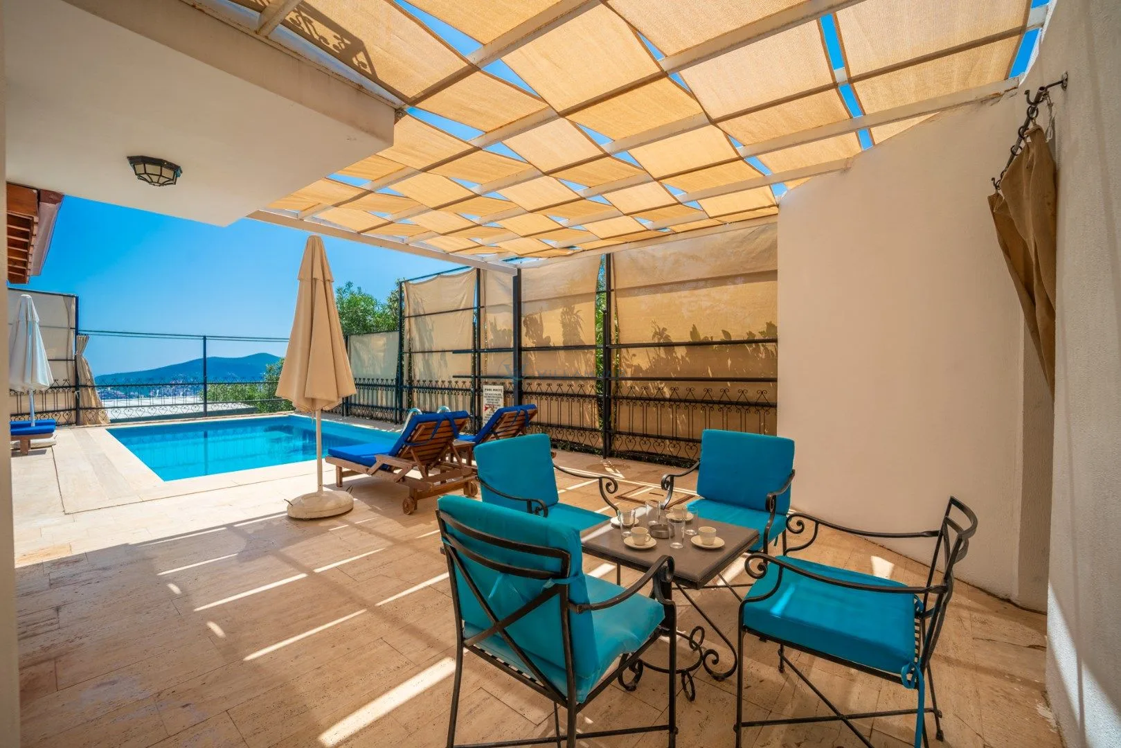 Hemrah Villa Swan
