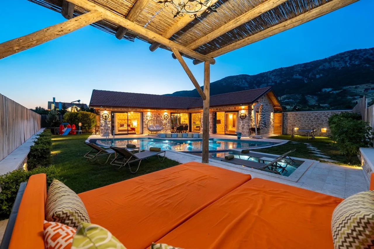 Villa Topçu Stone
