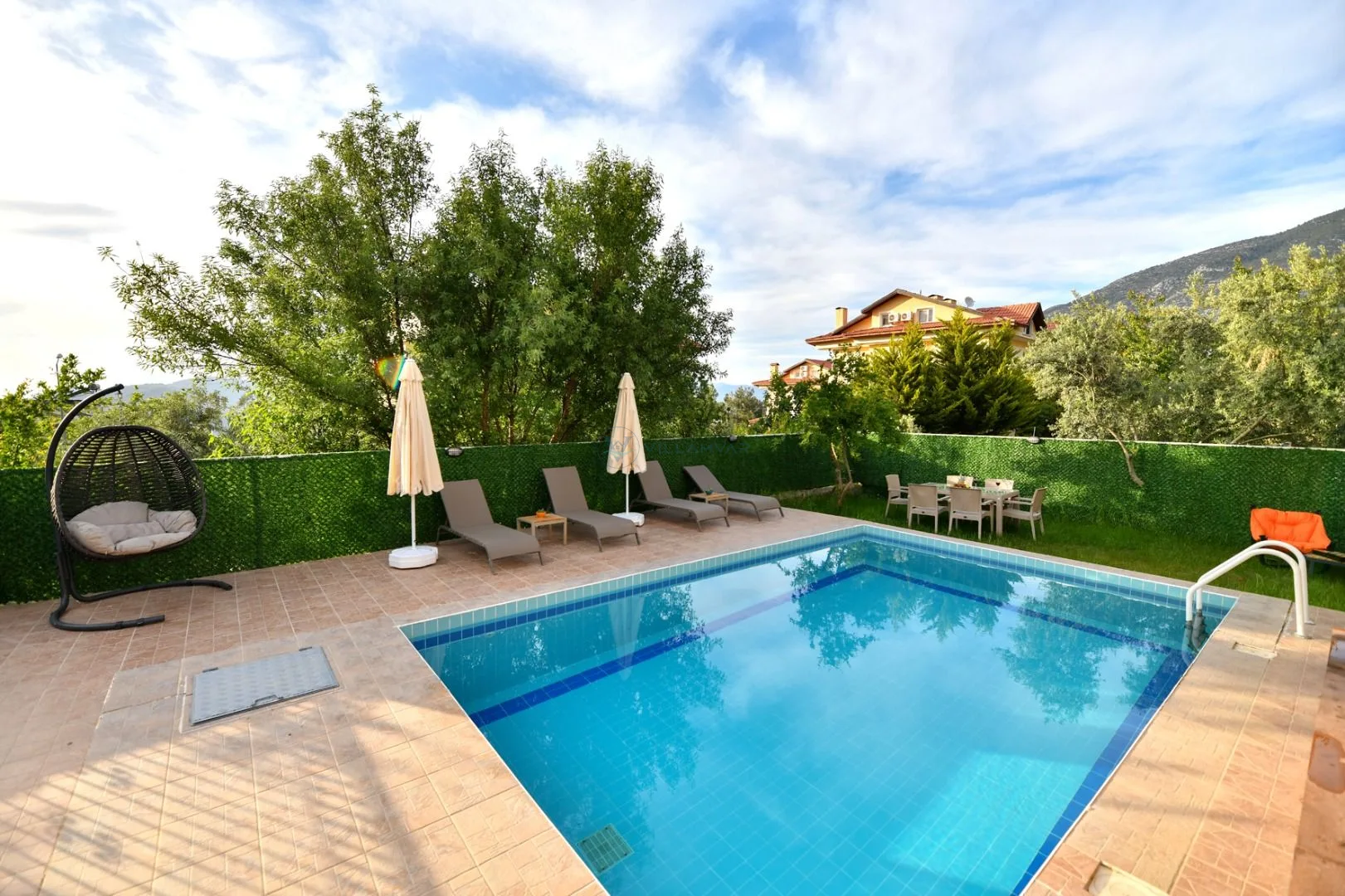 Villa Almond