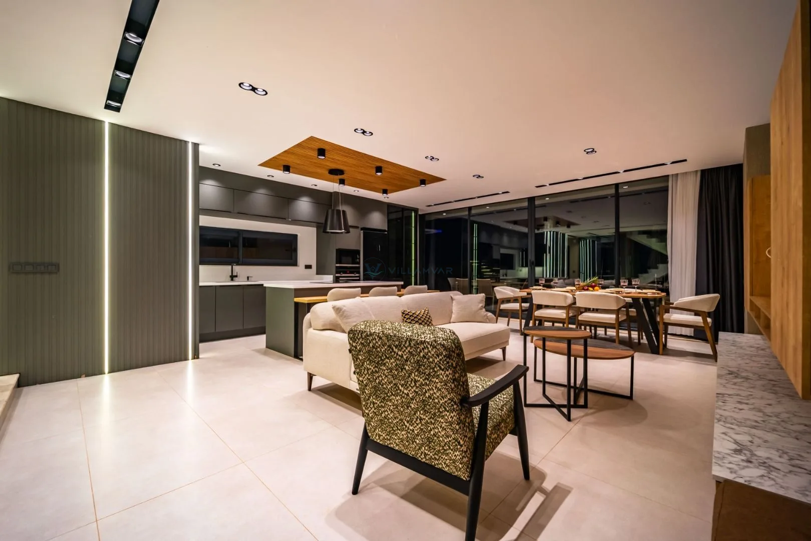 Villa Aura C