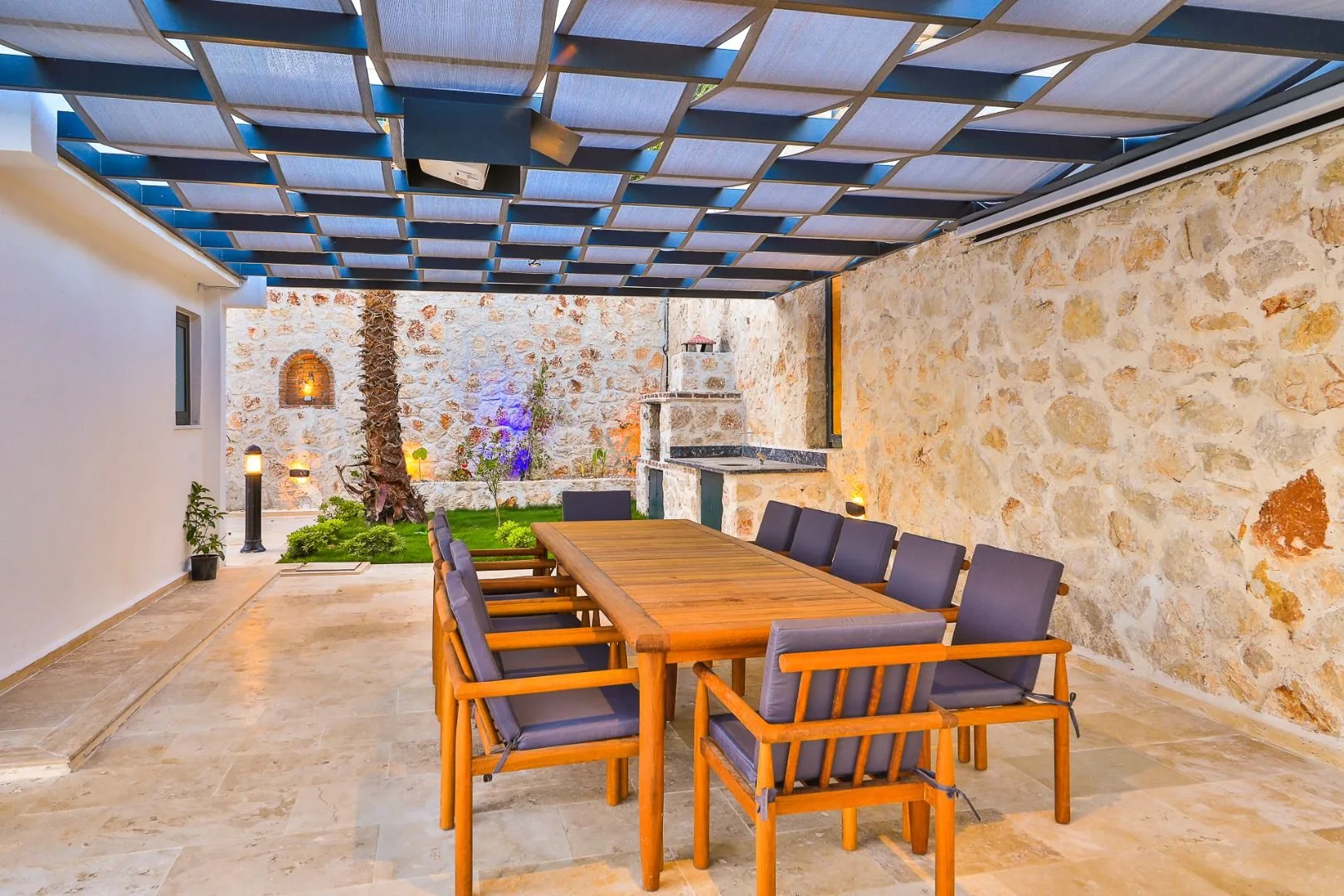 Villa Royal Life