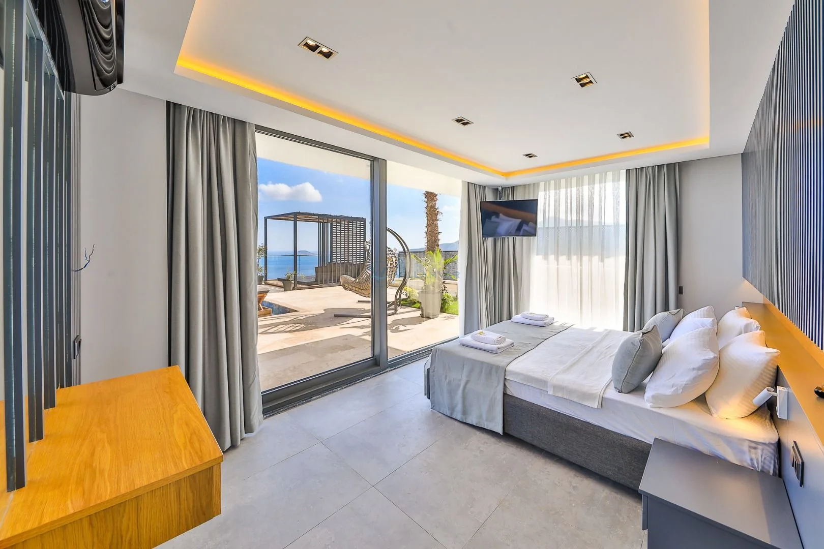 Villa Royal Life