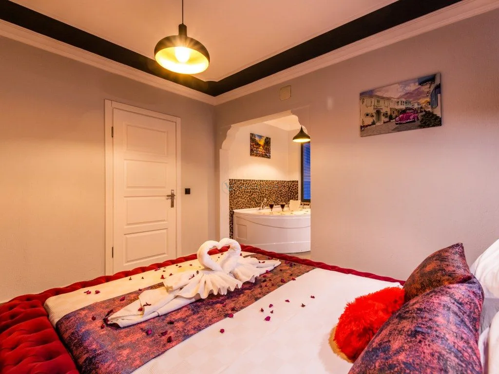 Villa Gece Üzümlü