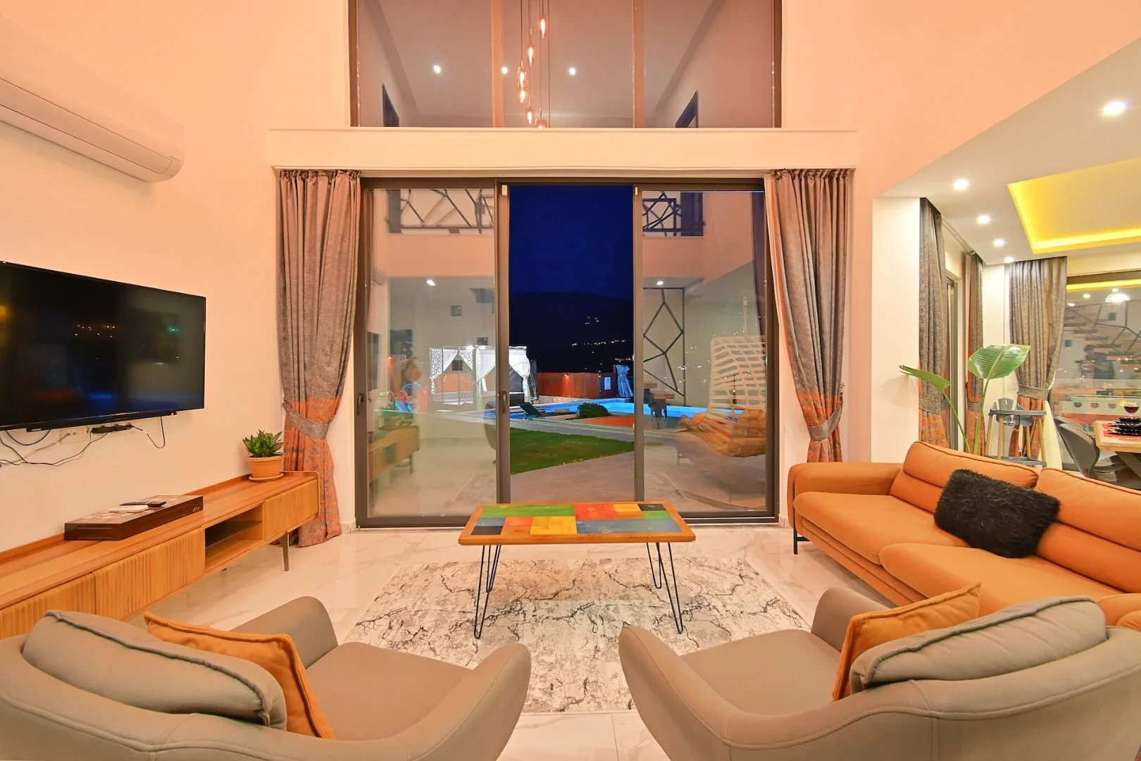 Villa Green House