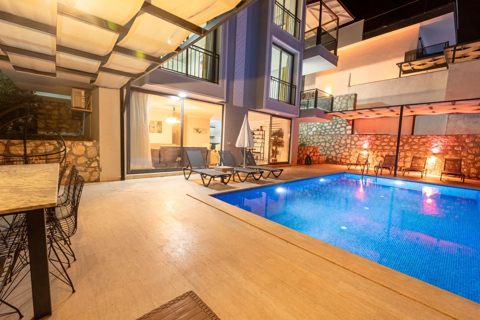 Villa Cblok