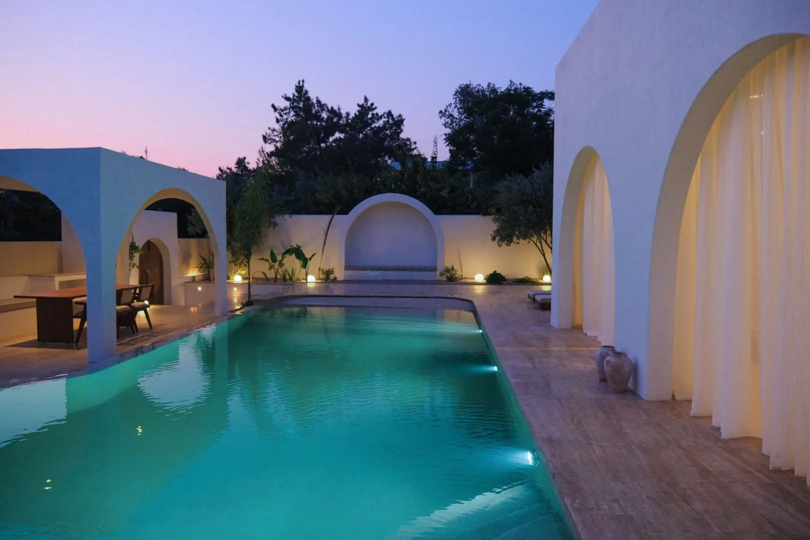 Villa Neonix