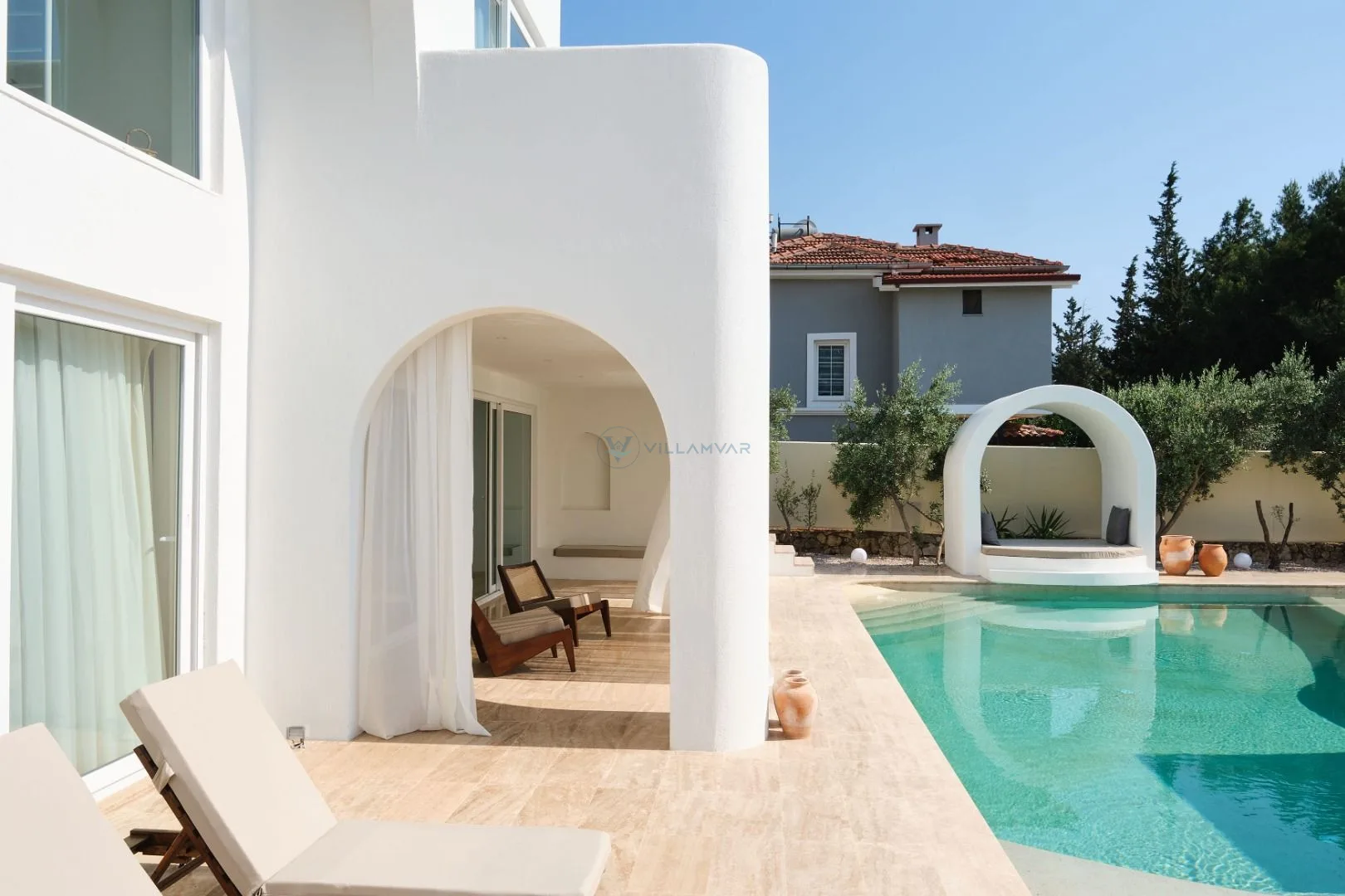 Villa Neonix