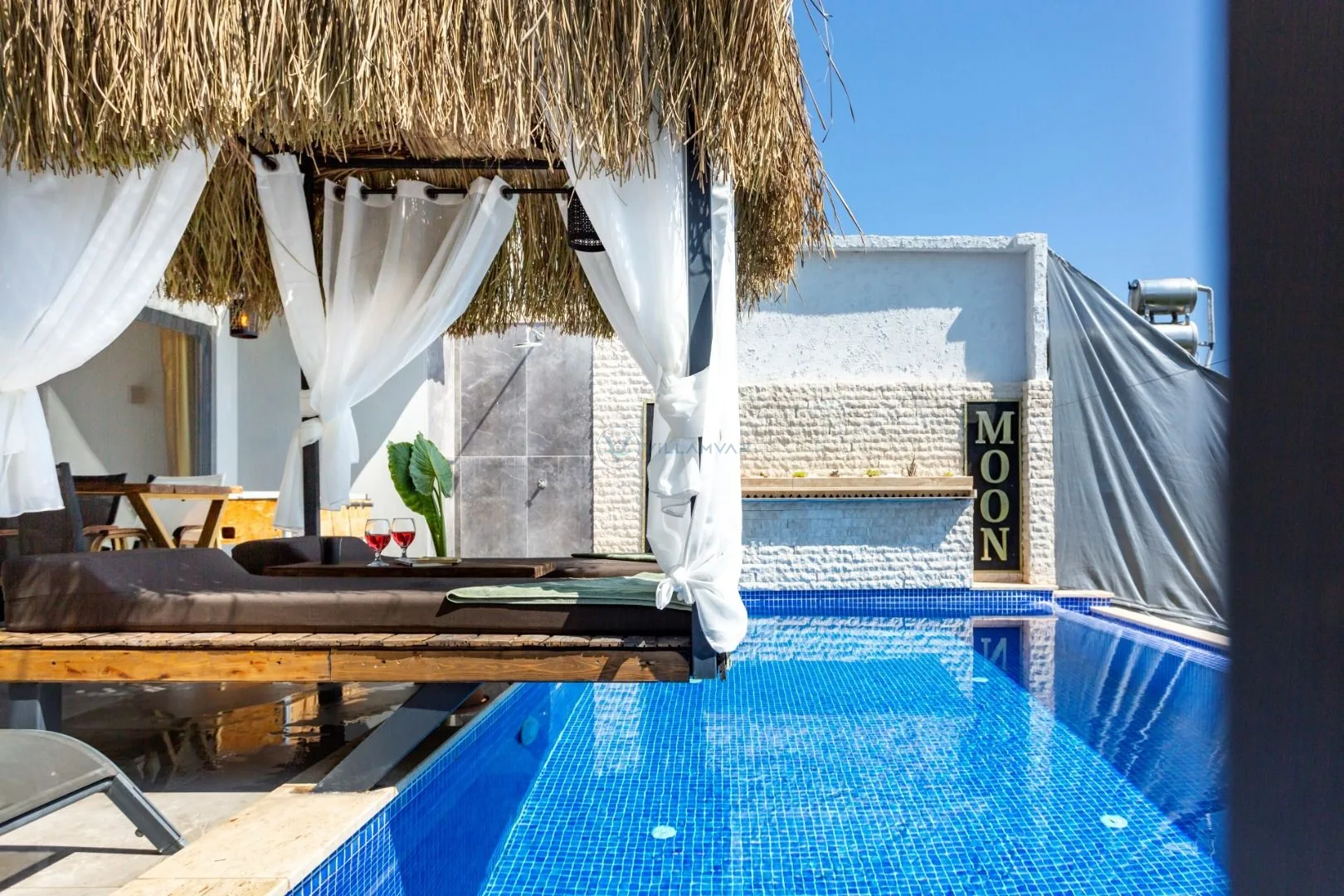 Villa Gold Moon