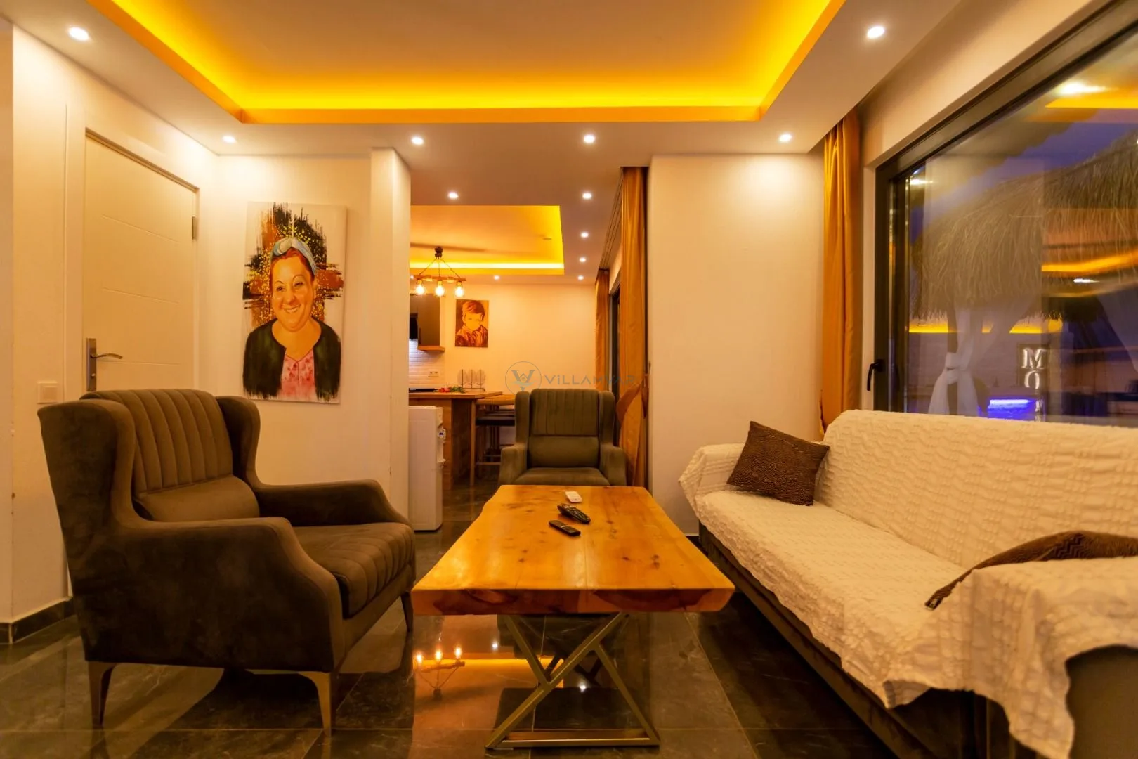Villa Gold Moon