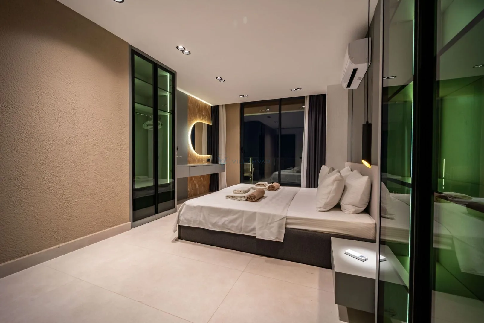 Villa Aura D