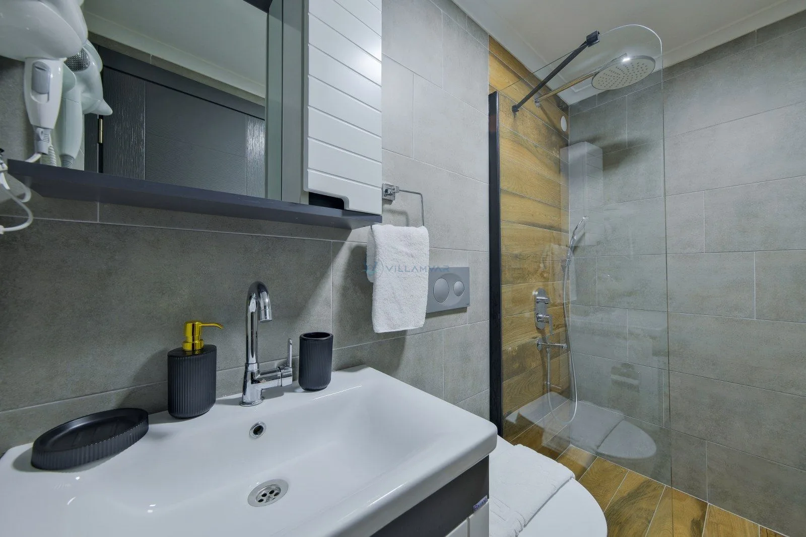 Light Suite Apart 1