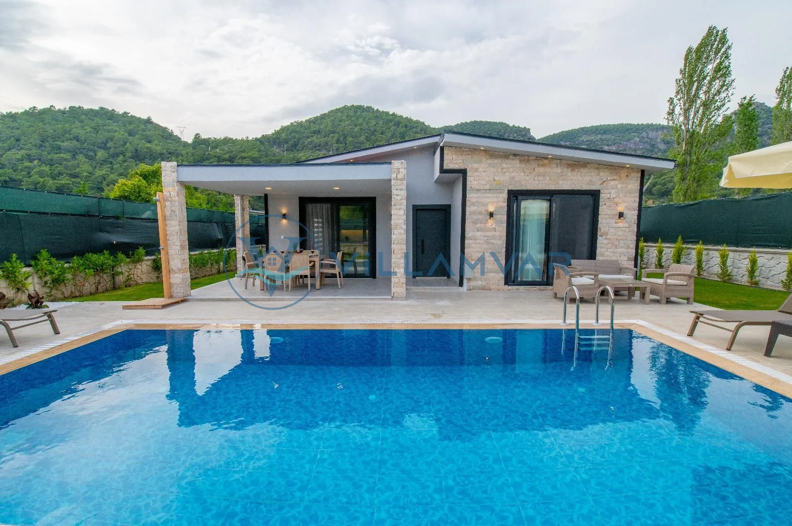 Villa Eliz İnlice