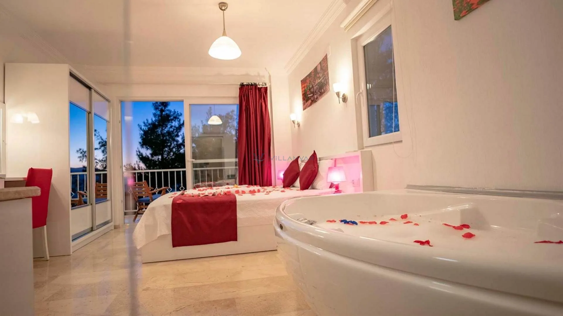 Villa Uzaktaki Şehir