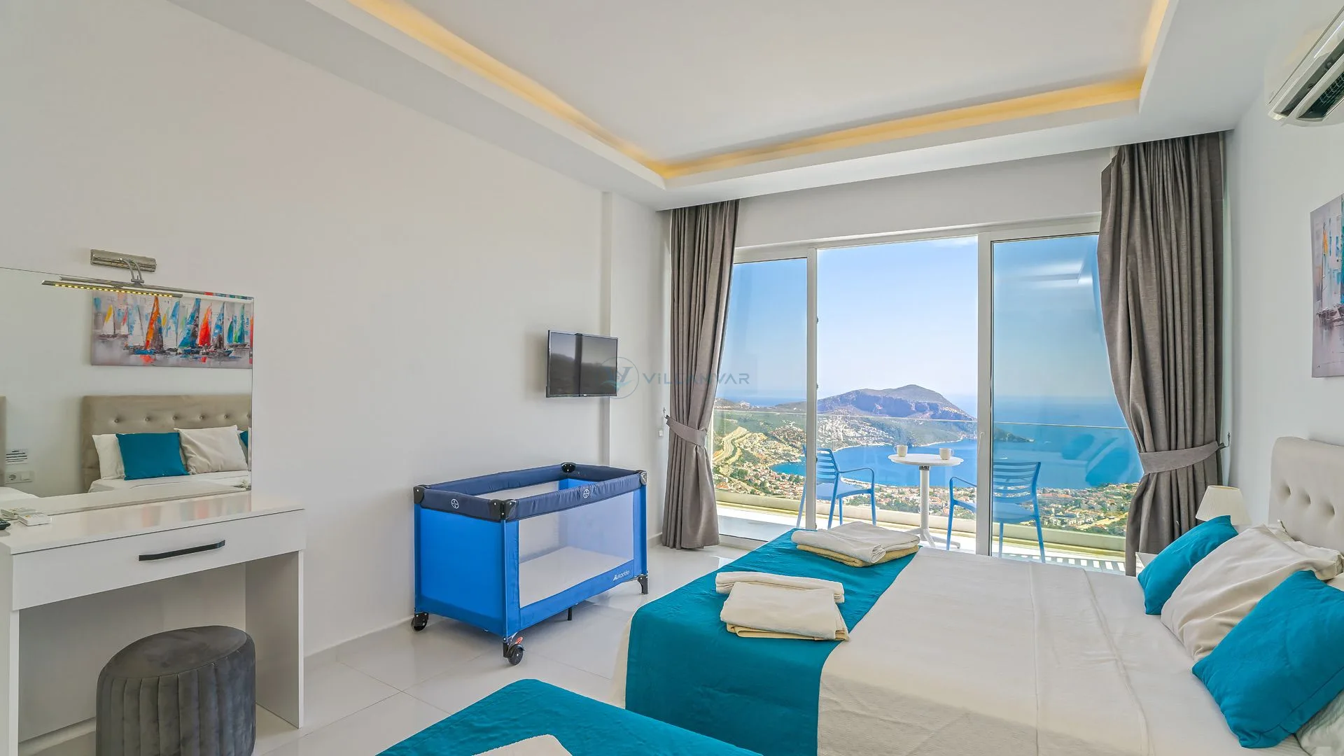 Villa Merit Crystal