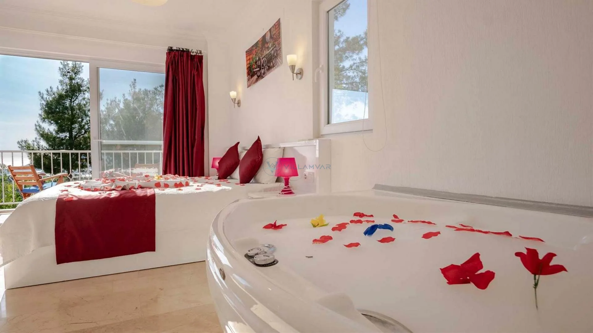 Villa Uzaktaki Şehir