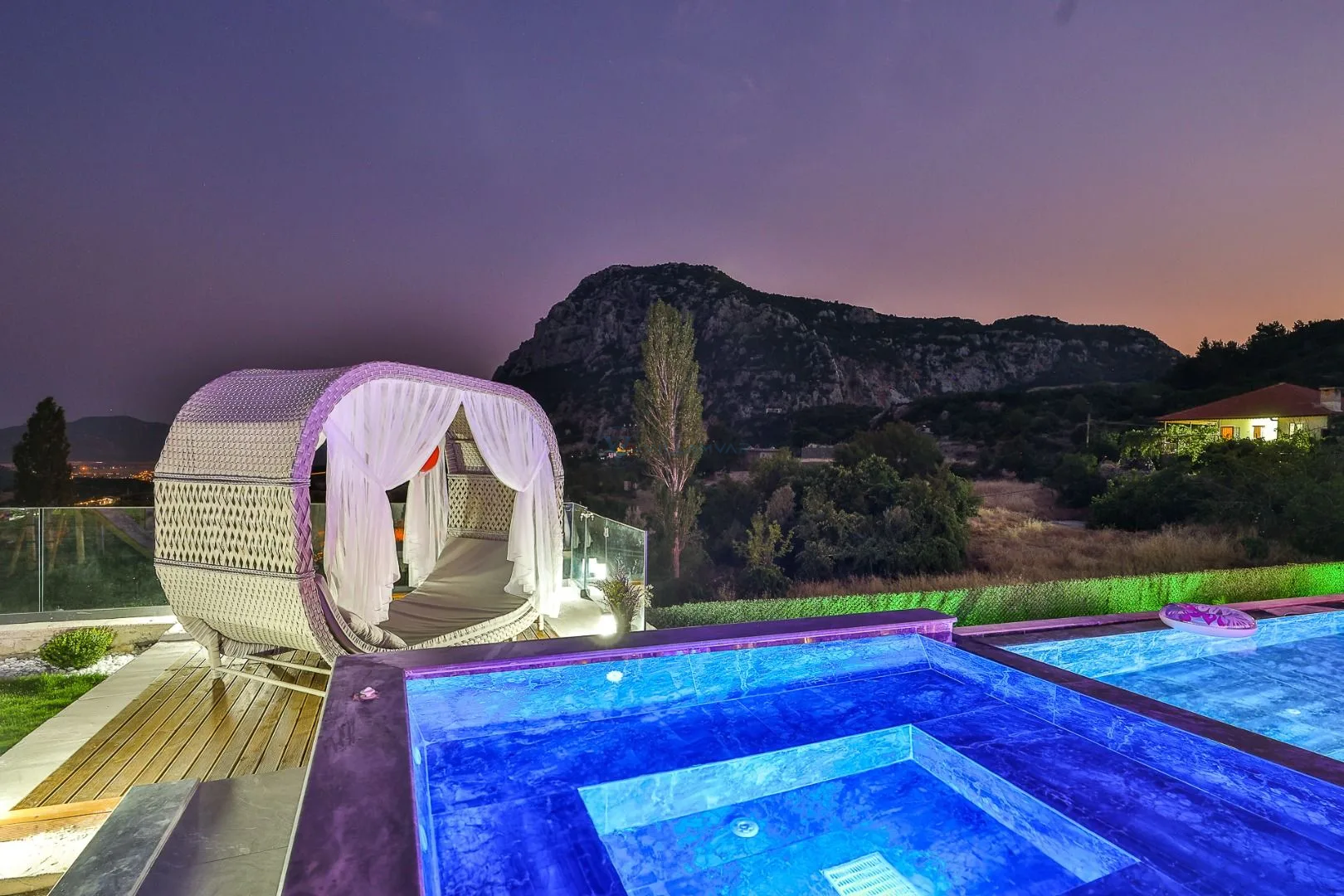 Villa Free