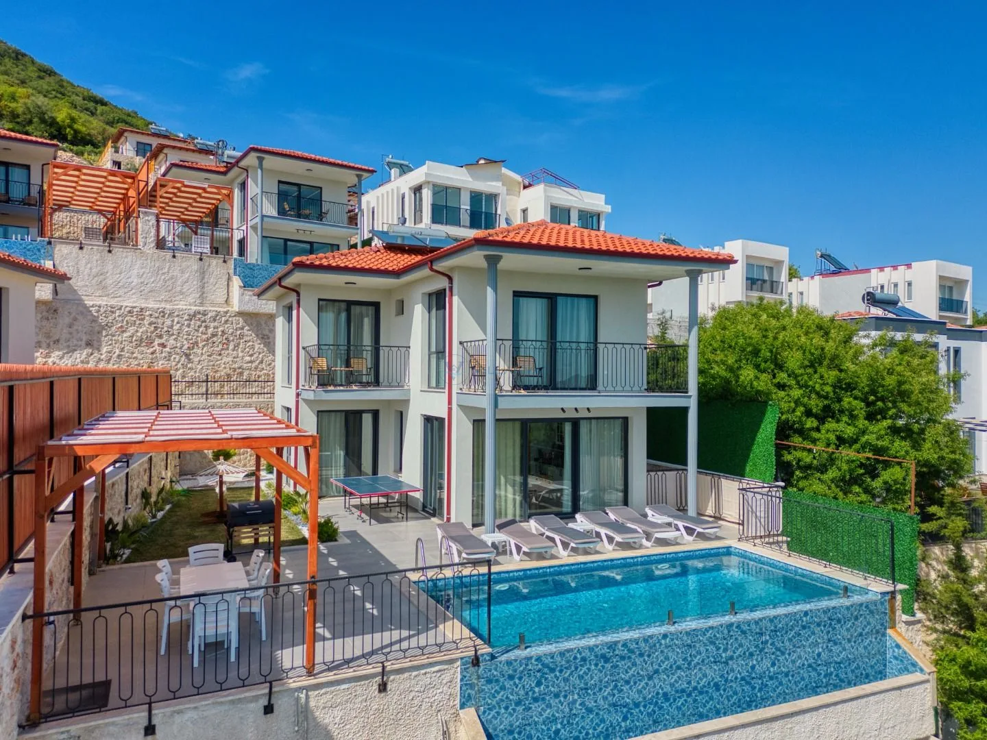 Villa Stranger 3
