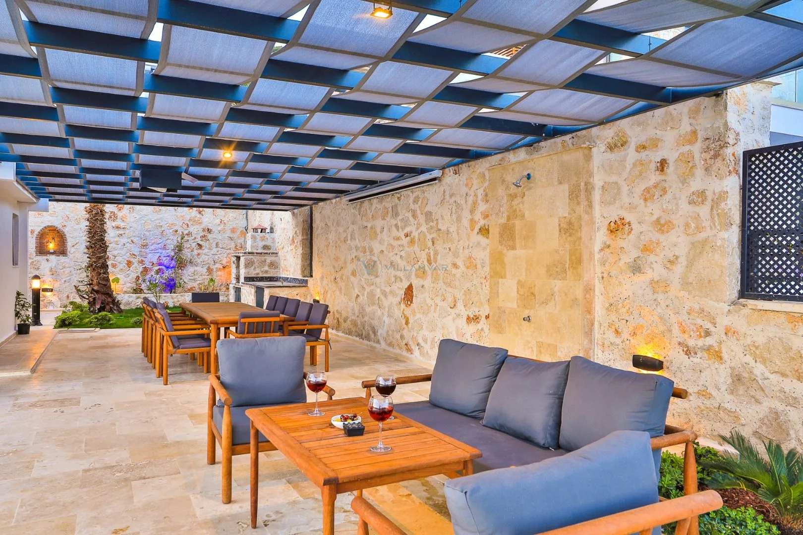 Villa Royal Life