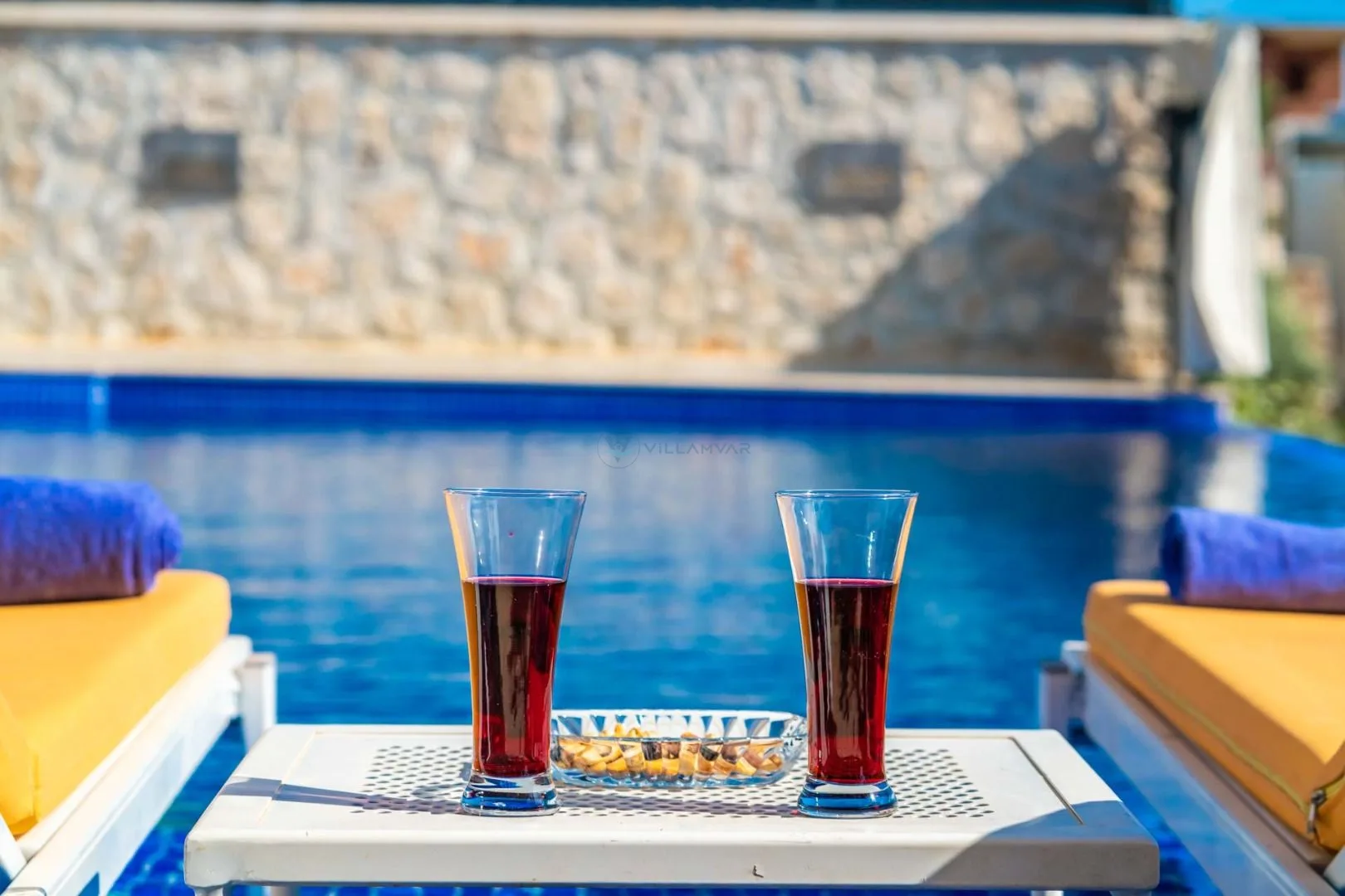 Villa Thera Seis