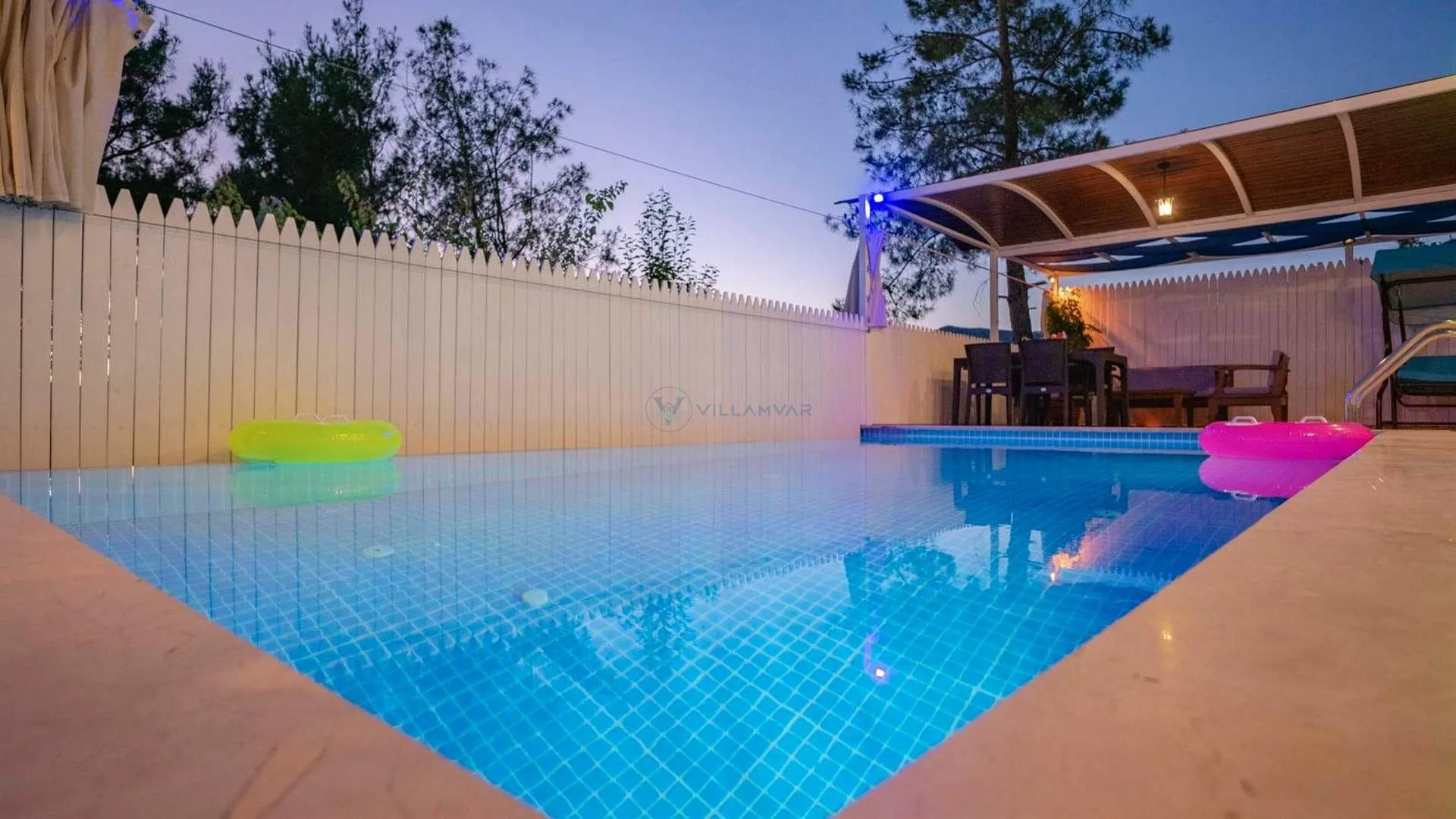 Villa Uzaktaki Şehir
