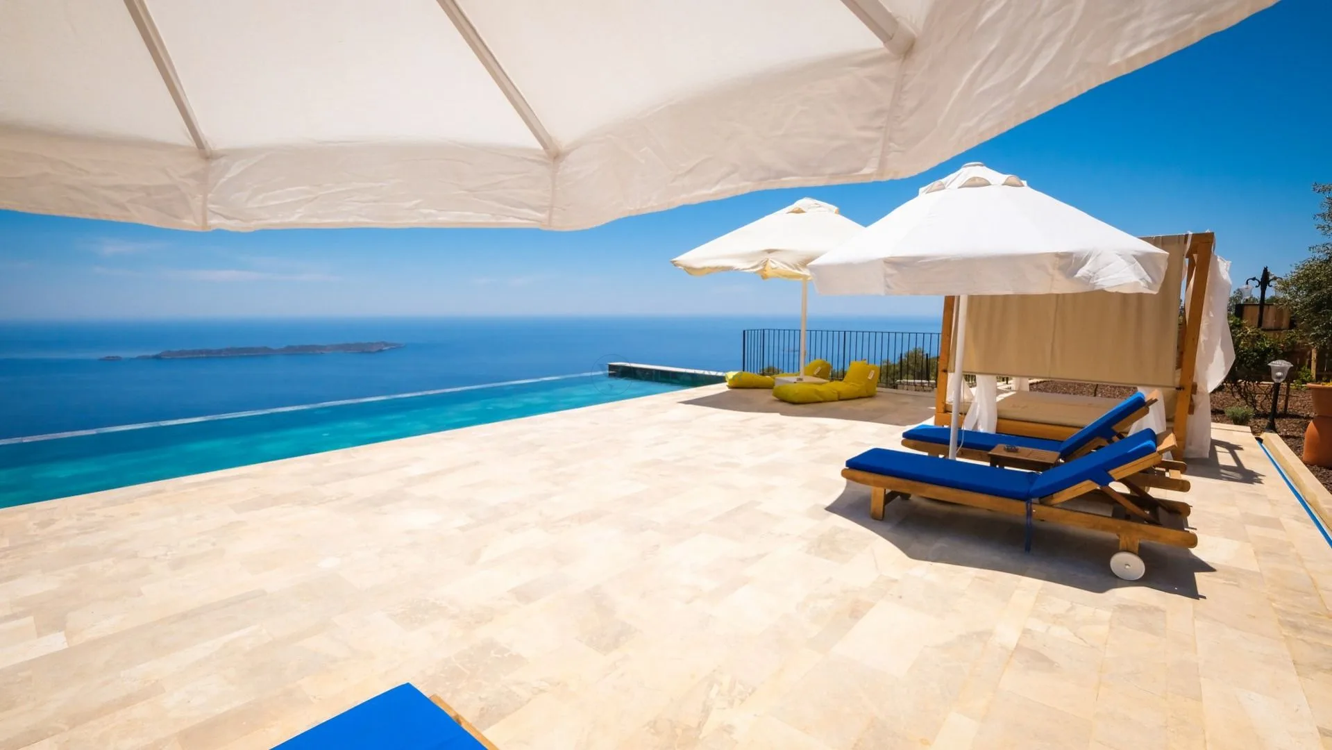 Villa Silver House