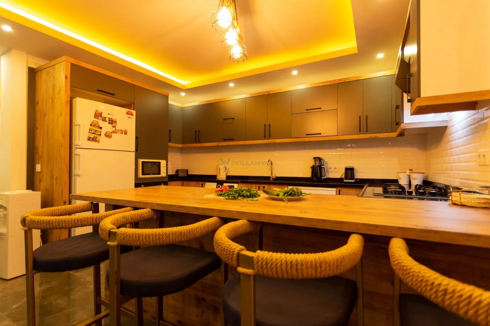Villa Gold Moon