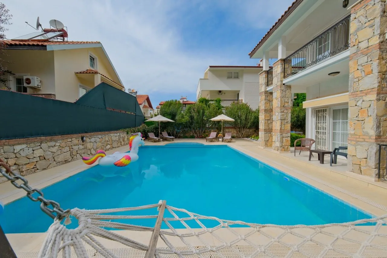 Villa Gün Rengi