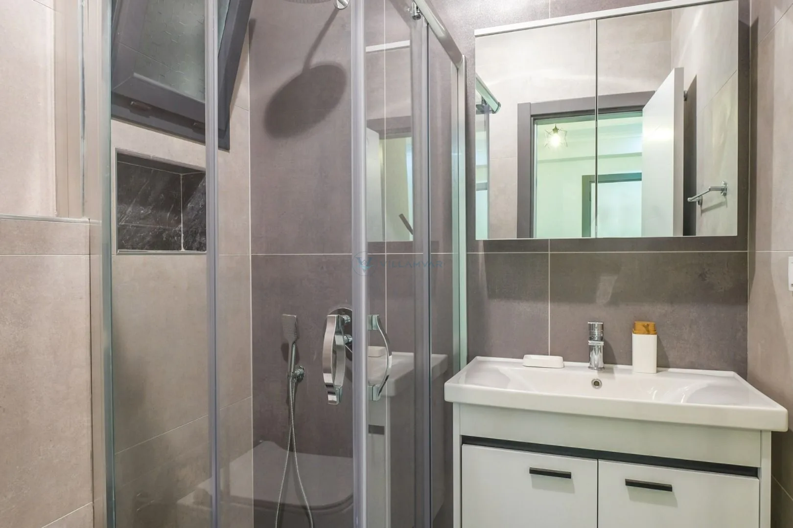 Villa Maske Duo