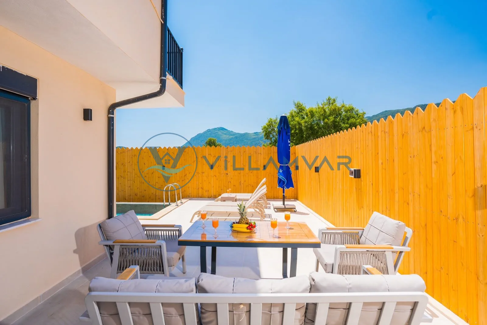 Villa Rosso Bianco