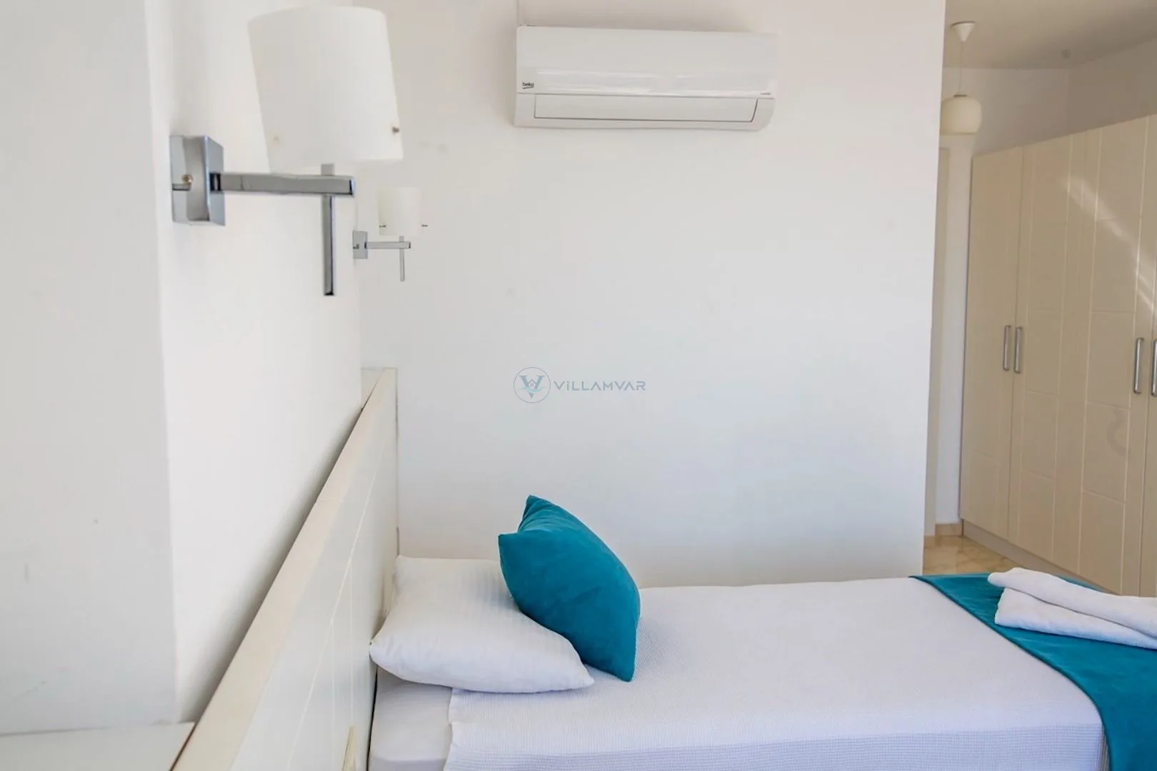 Villa Roannes 1