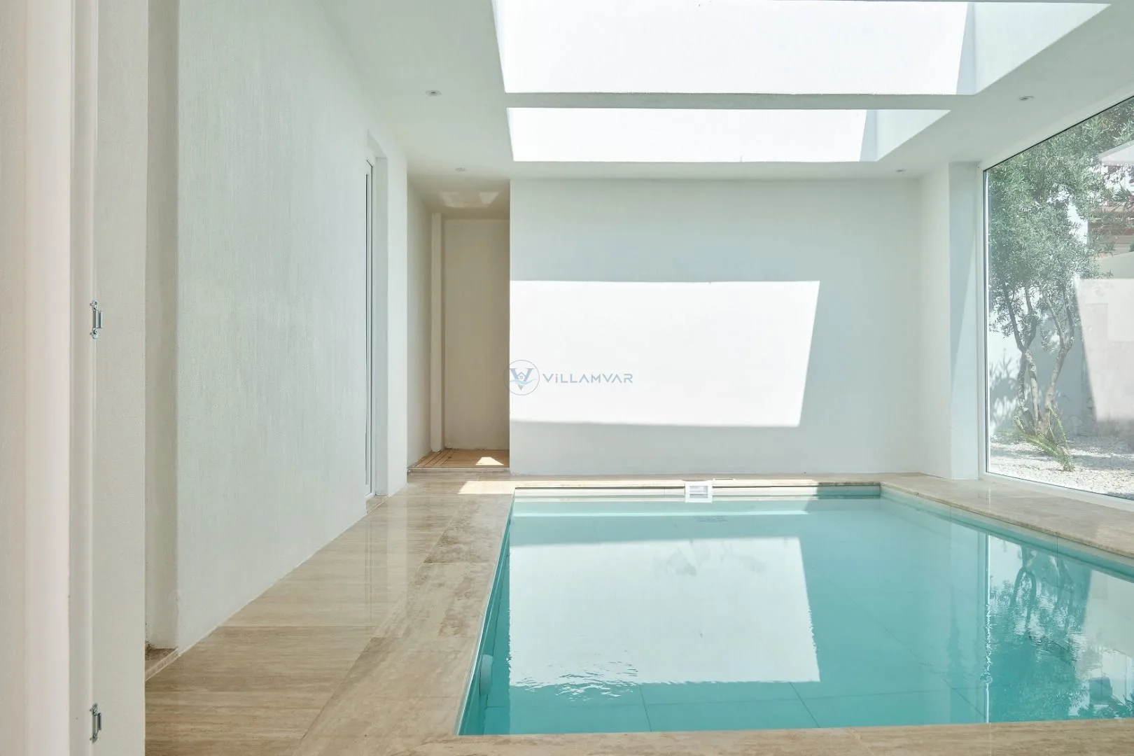 Villa Neonix