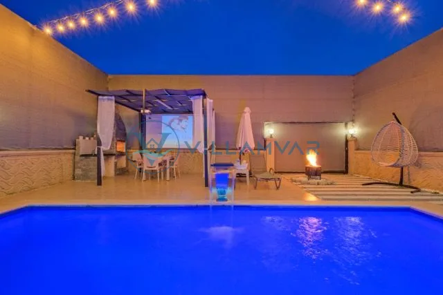 Crystal De-Luxe Villa