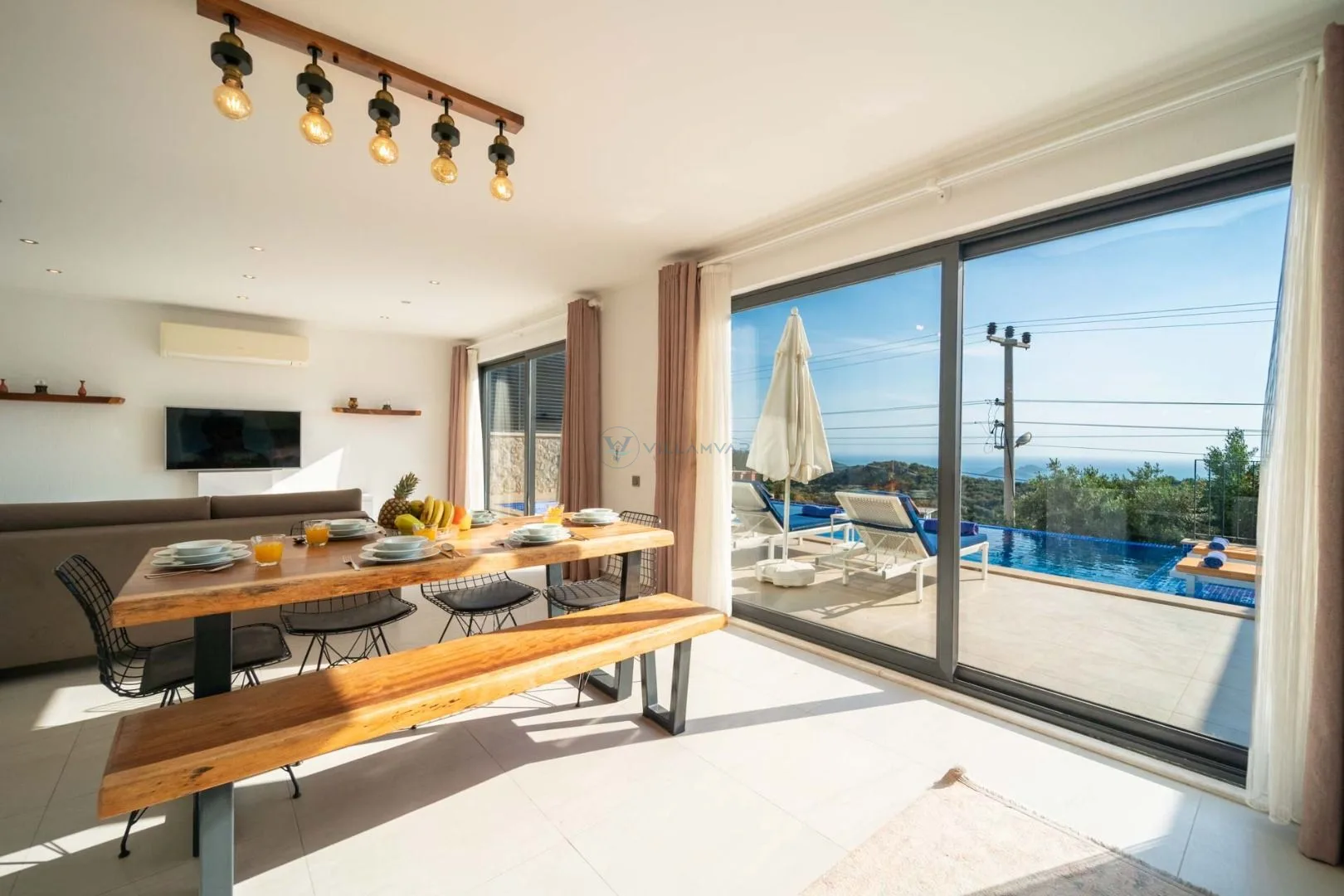 Villa Thera Seis
