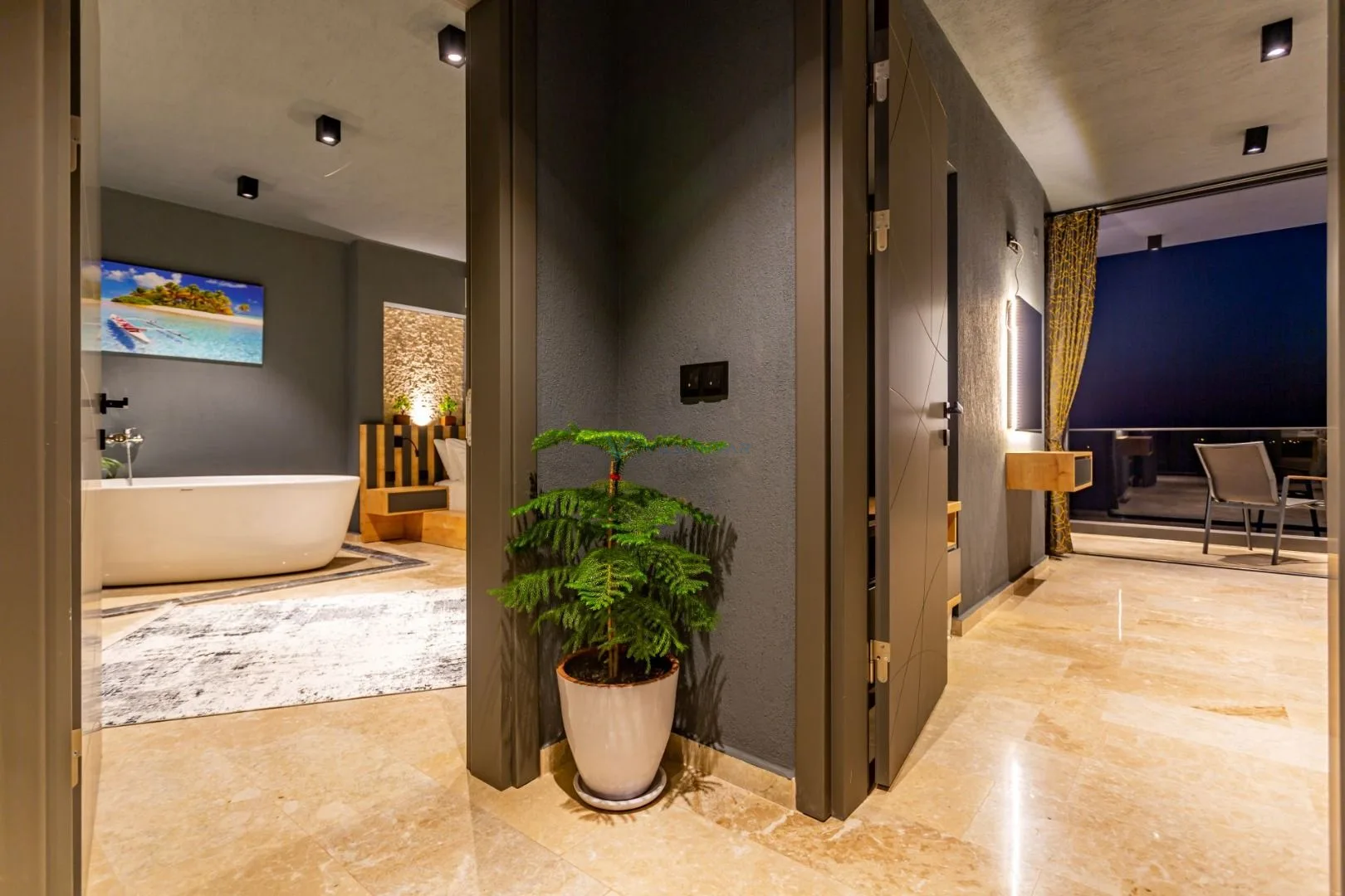 Villa Bloom Black