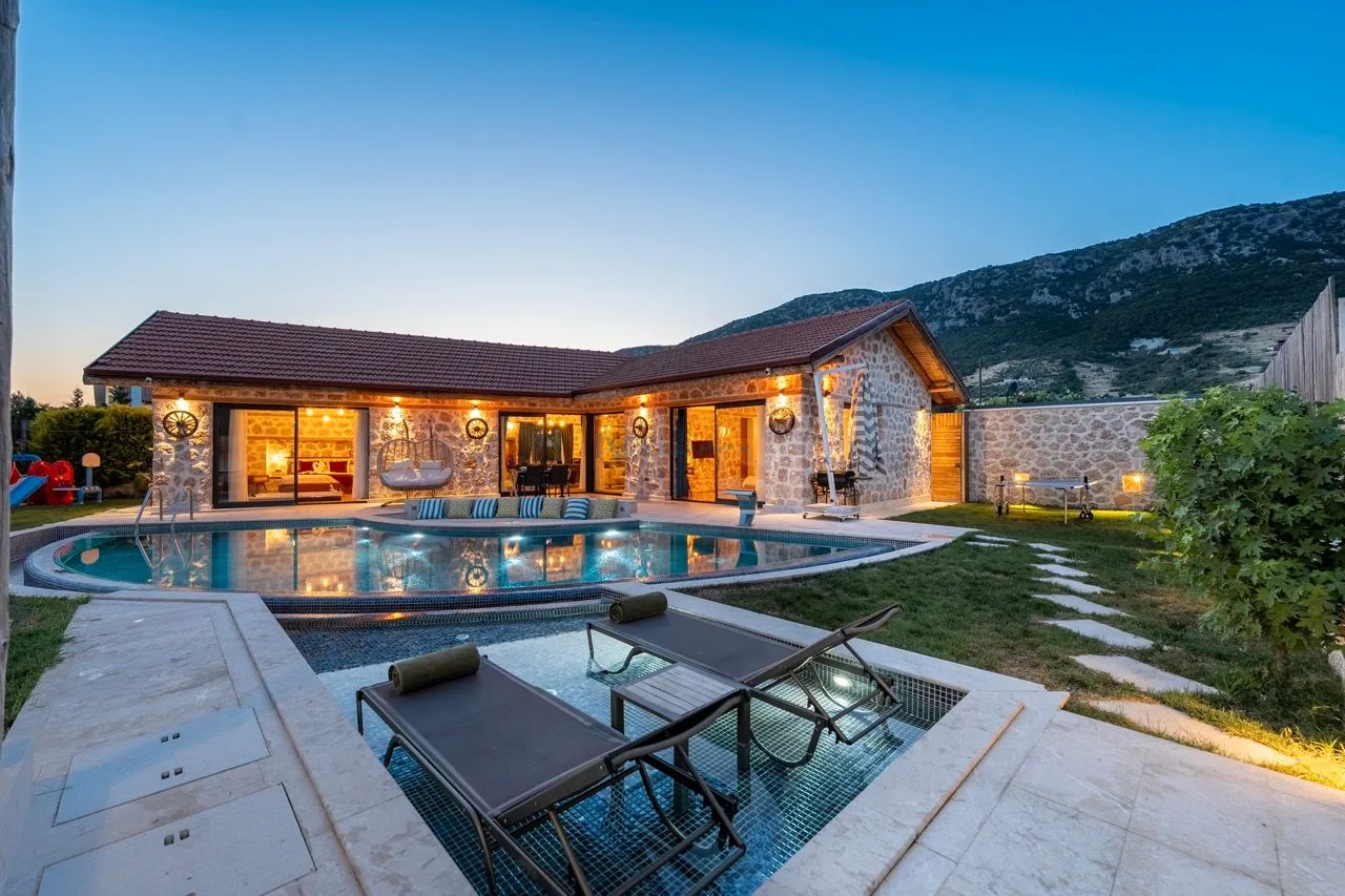 Villa Topçu Stone